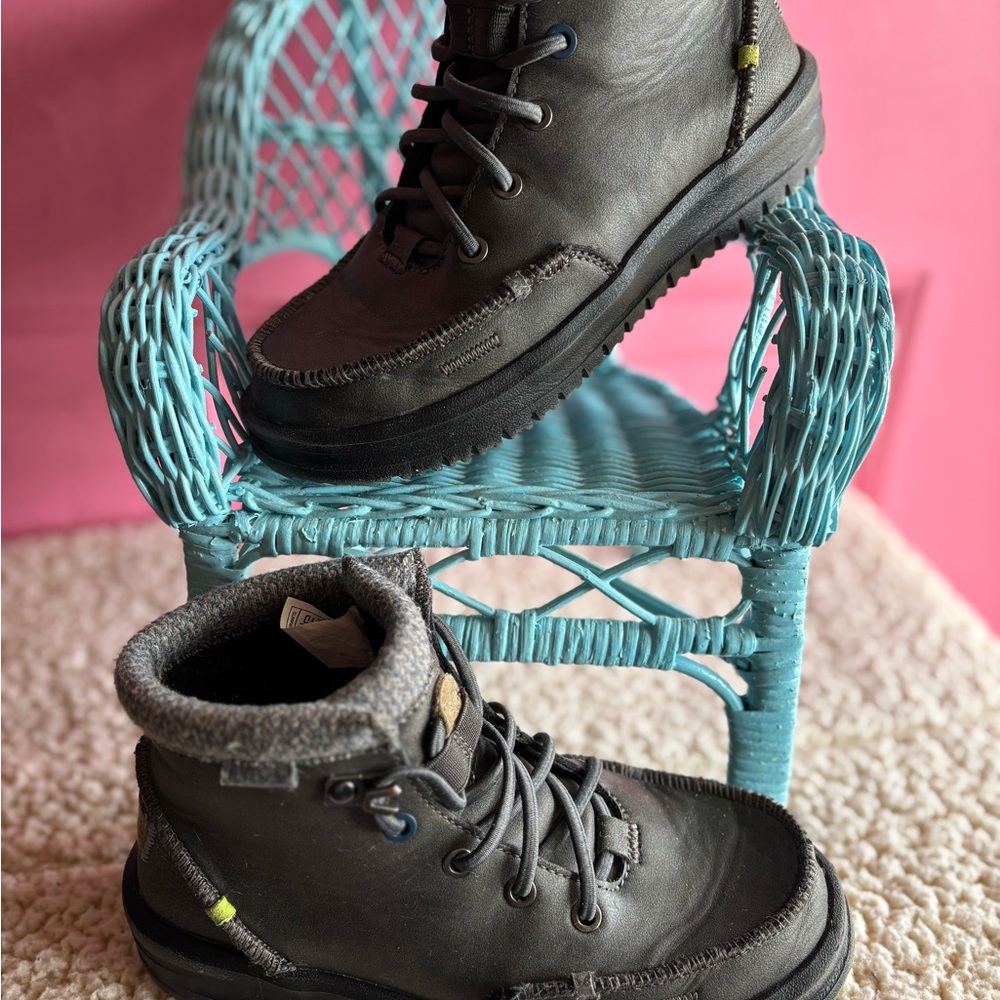 Boys Hey Dude Boots Grey Size 1